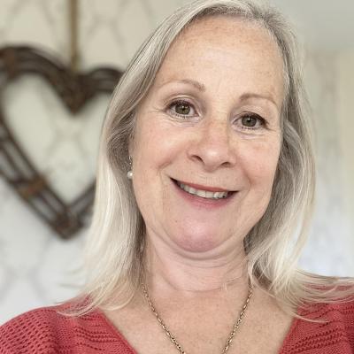 Lisa Bedlow headshot